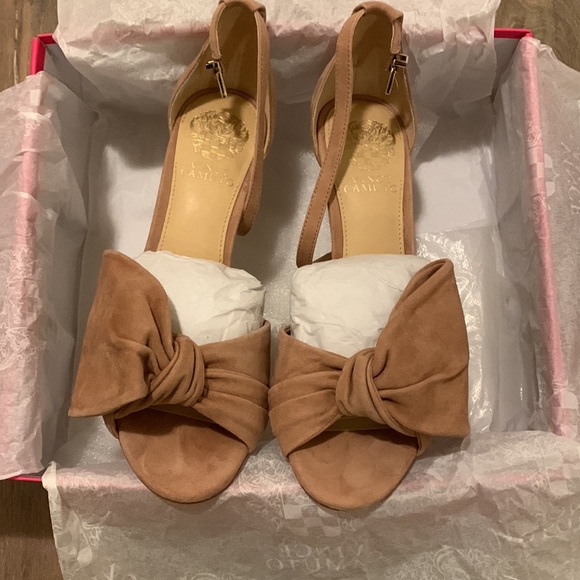 Vince Camuto BRAND NEW NEVER WORN Cute fancy kitten heels for party - Picture 3 of 4